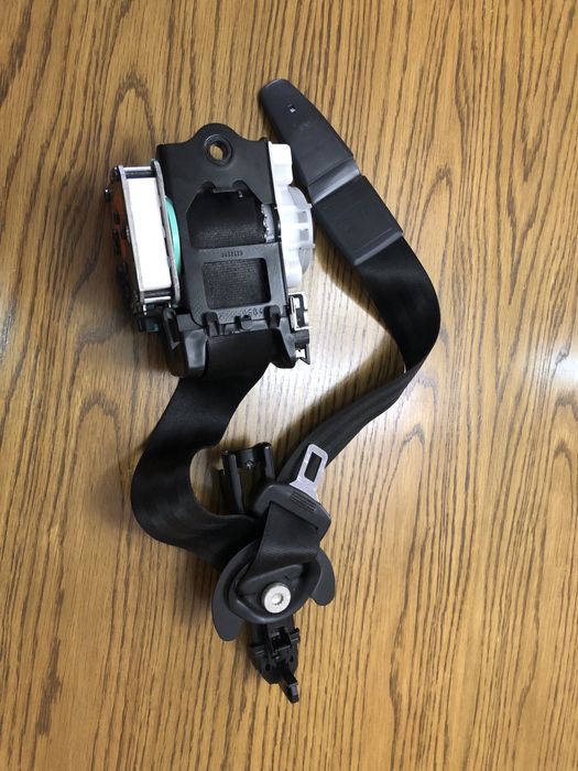 Audi a5 a4 a3 Ремінь беспеки. 8T8 857 705 C Лівий