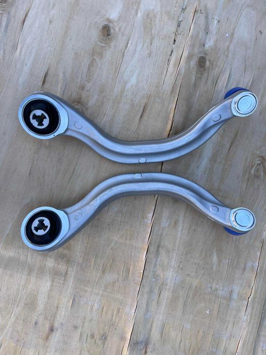 Важіль передній (банан) Tesla 3/Y FRONT LOWER COMPLIANCE LINK ASSEMBLY