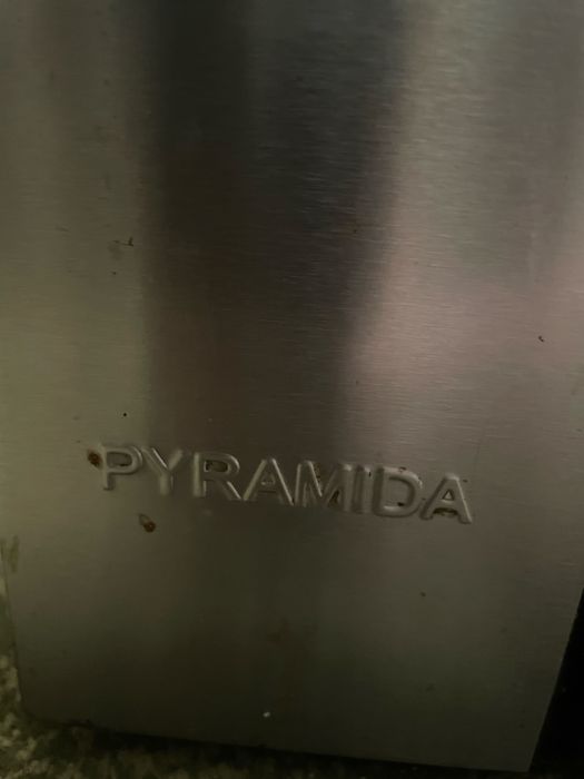 вмонтована Духова шафа Pyramida САМОВИВІЗ