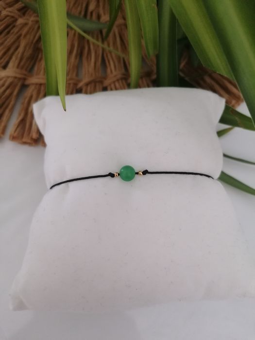 Bransoletka na sznurku z kamieniem naturalnym