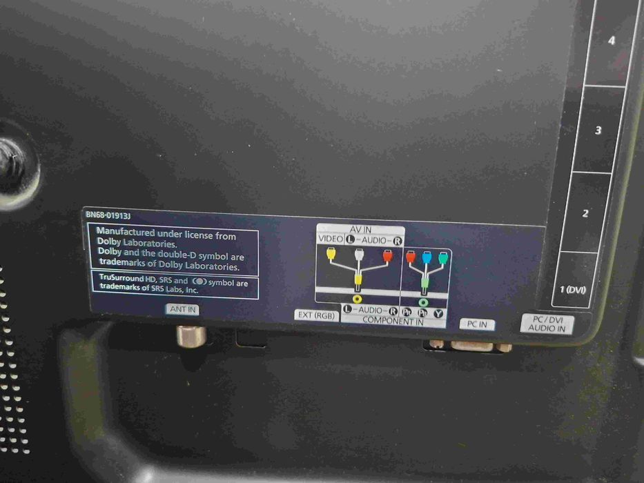 TV SAMSUNG 32 UE32B6000VW em bom estado