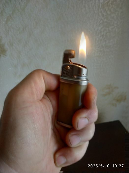 Зажигалки газовые СССР и другие.