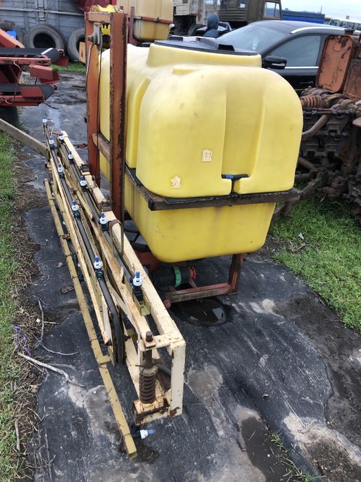 Оприскувач навісний 600літрів