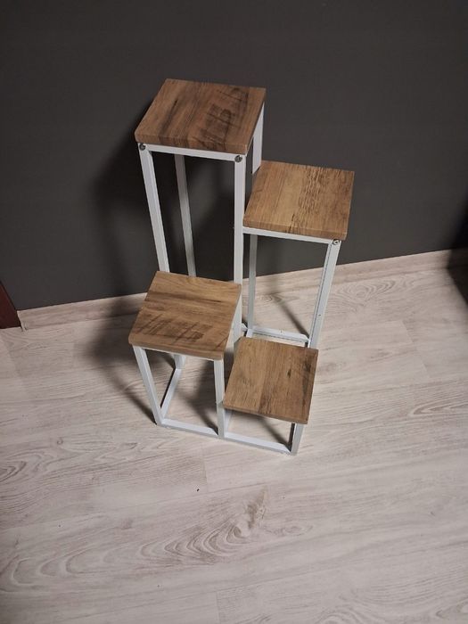 Kwietnik metalowy, 4 półki, biały stelaż + dąb craft, styl loft, 68 cm