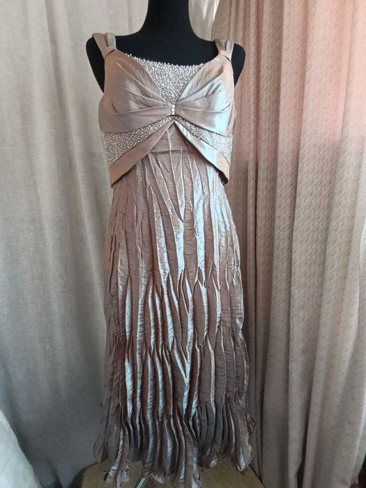 Плаття святкове   р-р 42