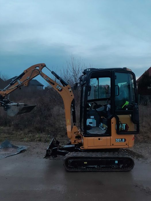 Usługi minikoparką CAT 301.8