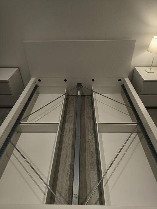 Cama IKEA Malm 160x200 cm com 4 caixas de arrumação e estrado