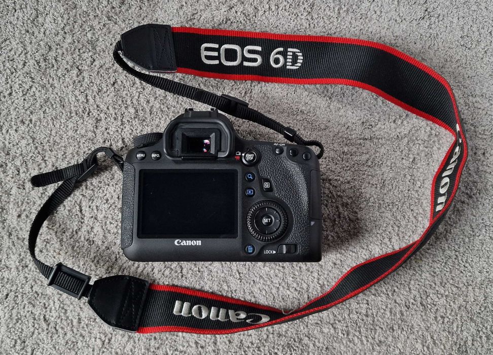 Canon EOS 6D + grip + 2 akumulatory