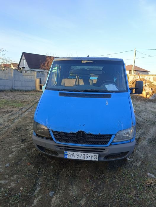Sprinter MB 2005 рік. 2.7D. вантажний бортовий дубль кабіна.
