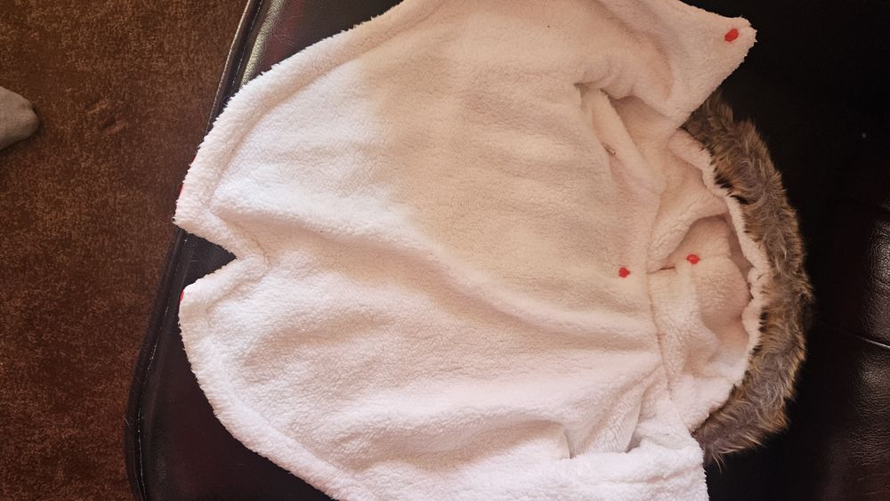 Продам новую зимнюю куртку для собак