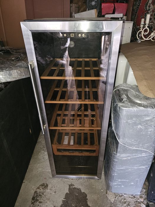 Винна вітрина Hoover WEI-28, холодильник для вина, винна шафа.