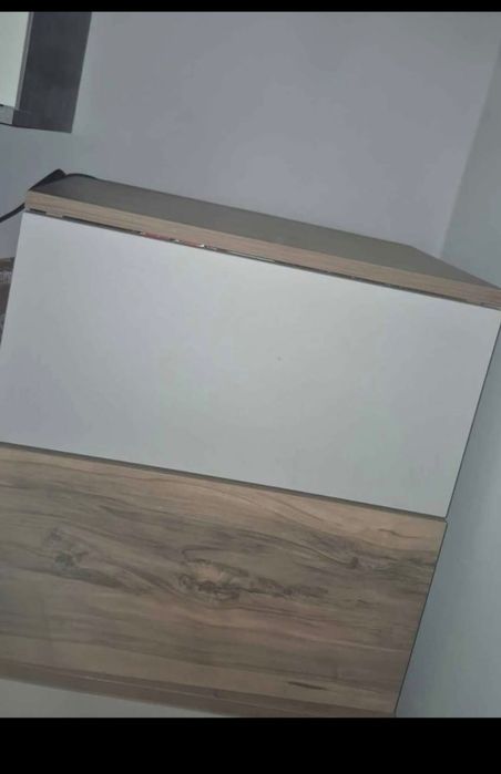 Conjunto cama de casal e mesas de cabeceira Conforama