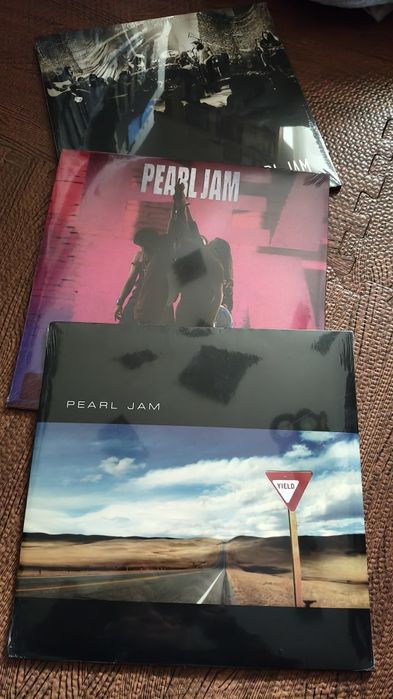 Pearl Jam Ten 
Pearl Jam Mtv Umpluged 
Pearl Jam Yeld

Selados
60€