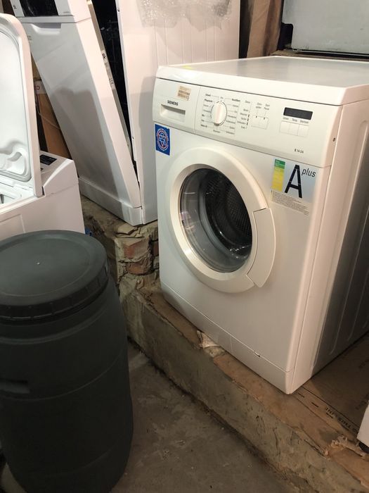 Пральна машина з баком для води