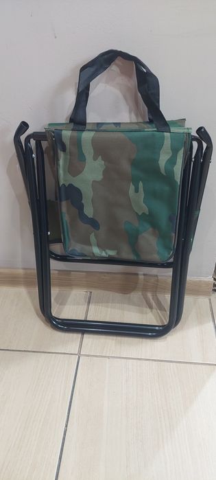 Krzesło turystyczny z torba i uchwytem do noszenia