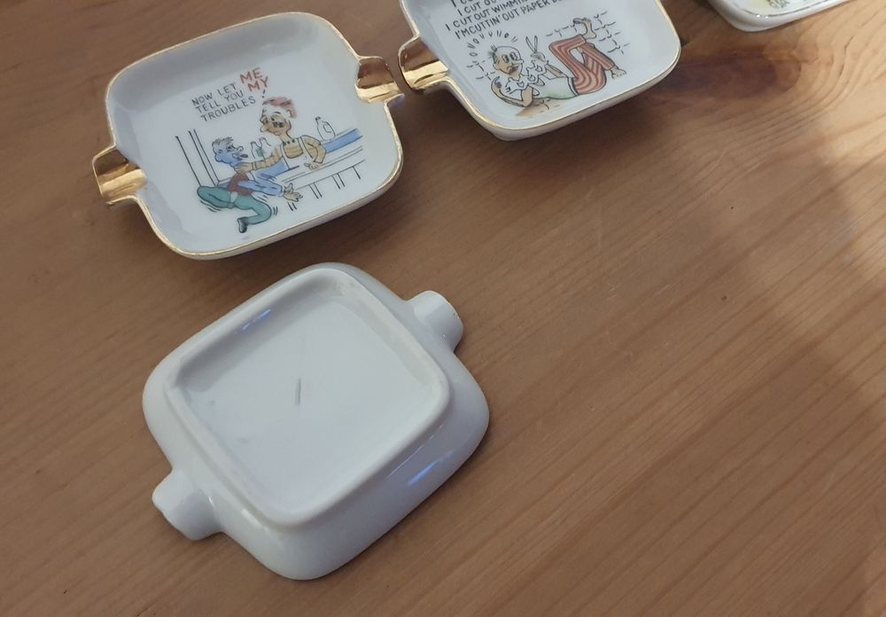 Conjunto de 4 cinzeiros de loiça