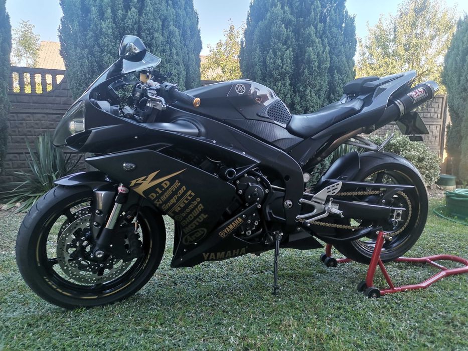 Motocykl Yamaha R1 Rn19 2008