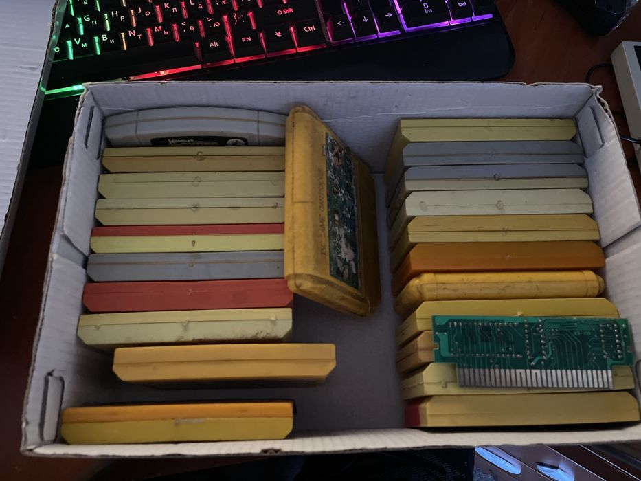 Продам Оригінальний Famicom