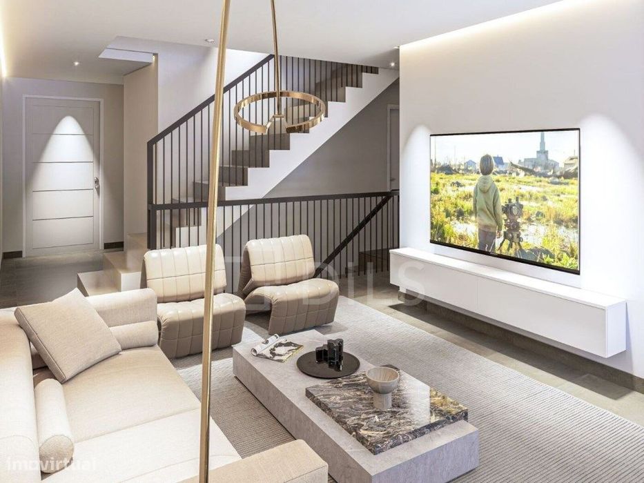 Moradia T4 com piscina privativa em Montenegro, Faro