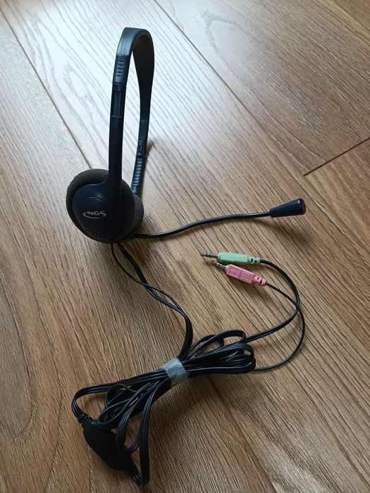 Câmara Web Marca Genius + Auscultadores c/ Microfone Marca NGS