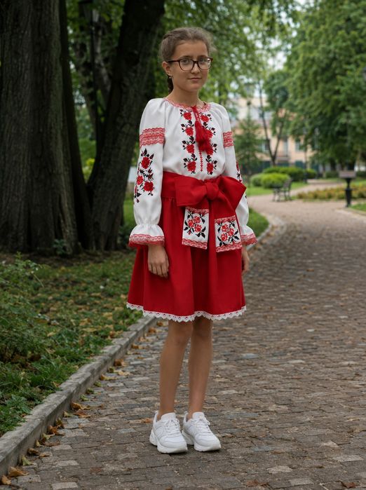 дитячі вишиванки,вишиті костюми