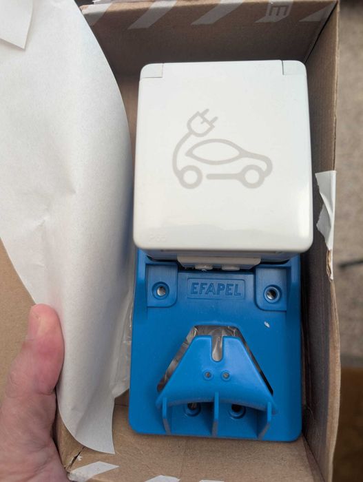 Tomada reforçada EFAPEL para veículo elétrico VE
