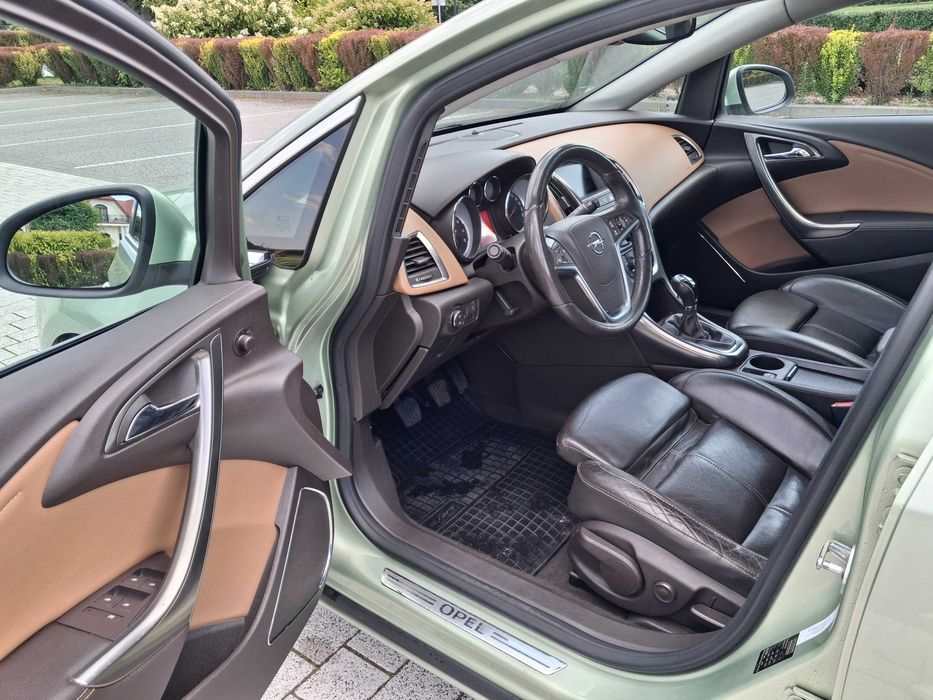 Opel Astra J Sports Tourer