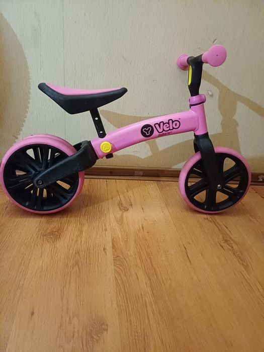 Продам беговел в гарному стані