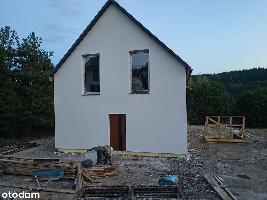 Dom jednorodzinny w stanie surowym zamkniętym
