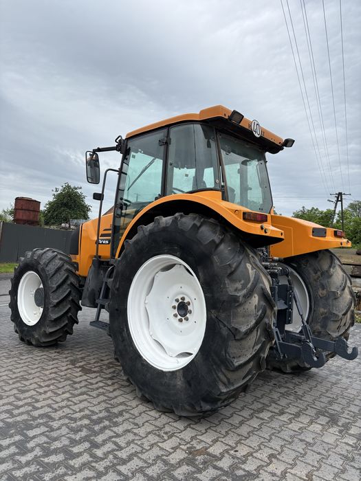 Renault ares 640