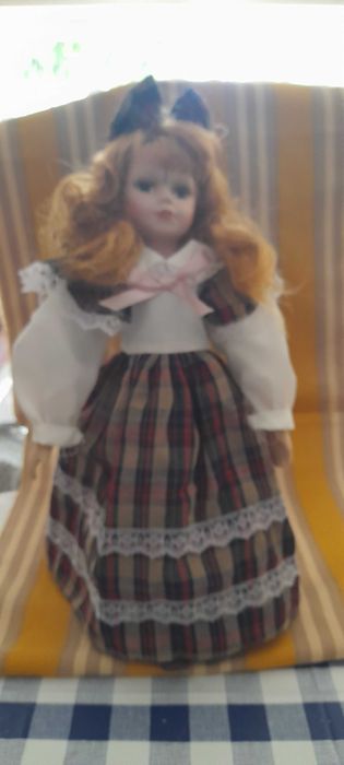 Boneca de loiça - 40 cm