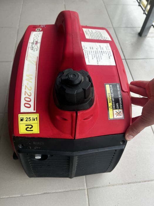 Продам генератор 2.2кв