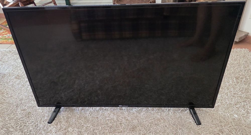 Smart TV LED Ultra HD 50” — Para peças