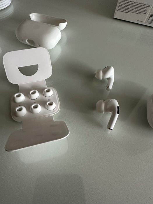 AirPods Pro 2 - COMO NOVOS