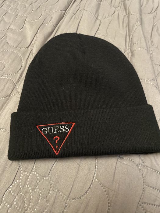 Czarna czapka Guess uni