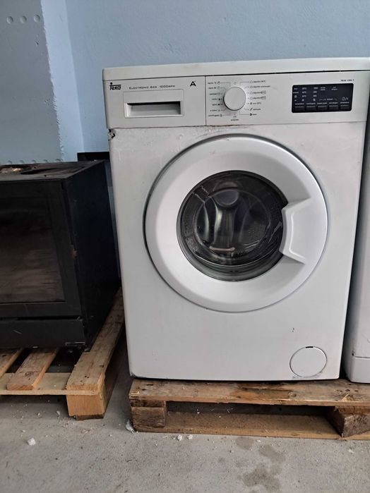 Máquinas lavar roupa em bom estado