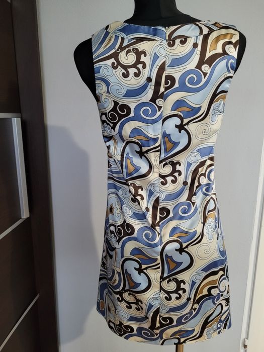 Bardzo ładna zwiewna letnia sukienka rozm.38 .