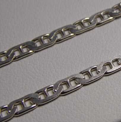 Srebrny łańcuszek wzór Gucci 51 cm. 2,8 mm.