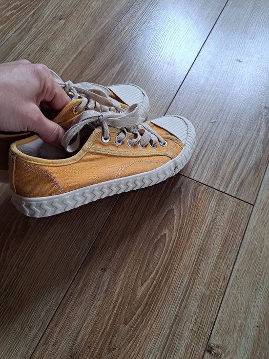 Tenisówki musztardowe 36 Reserved