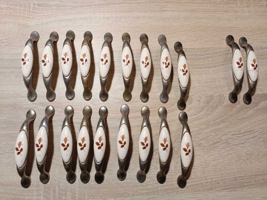 Stare uchwyty meblowe