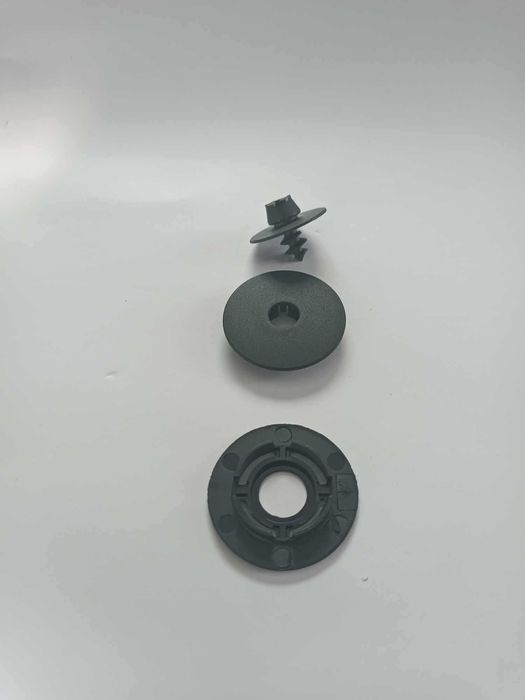 4x Stopery Spinki  Wkręty dywaników Okrągłe VW AUDI SEAT SKODA i inne