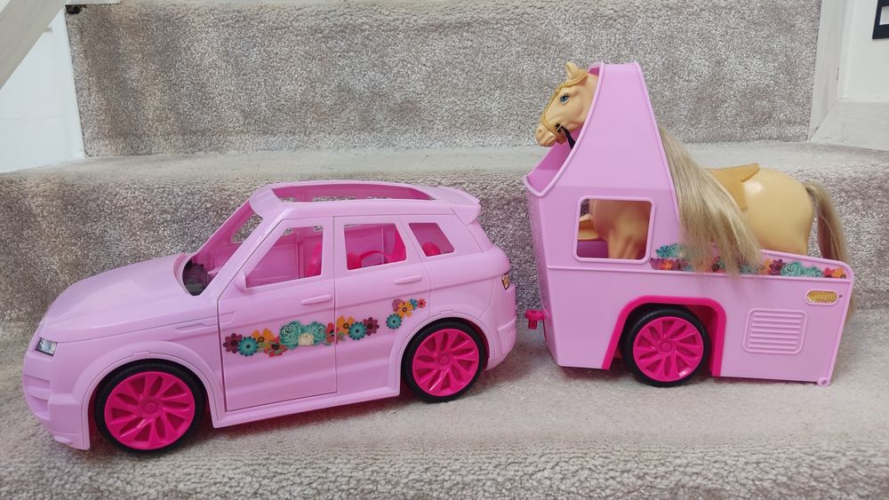 Auto Barbie z koniem duże