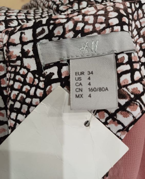 Vestido com padrão de escamas