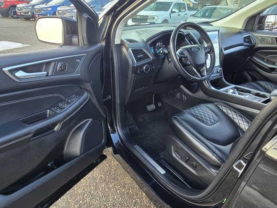 Ford Edge Titanium      2024