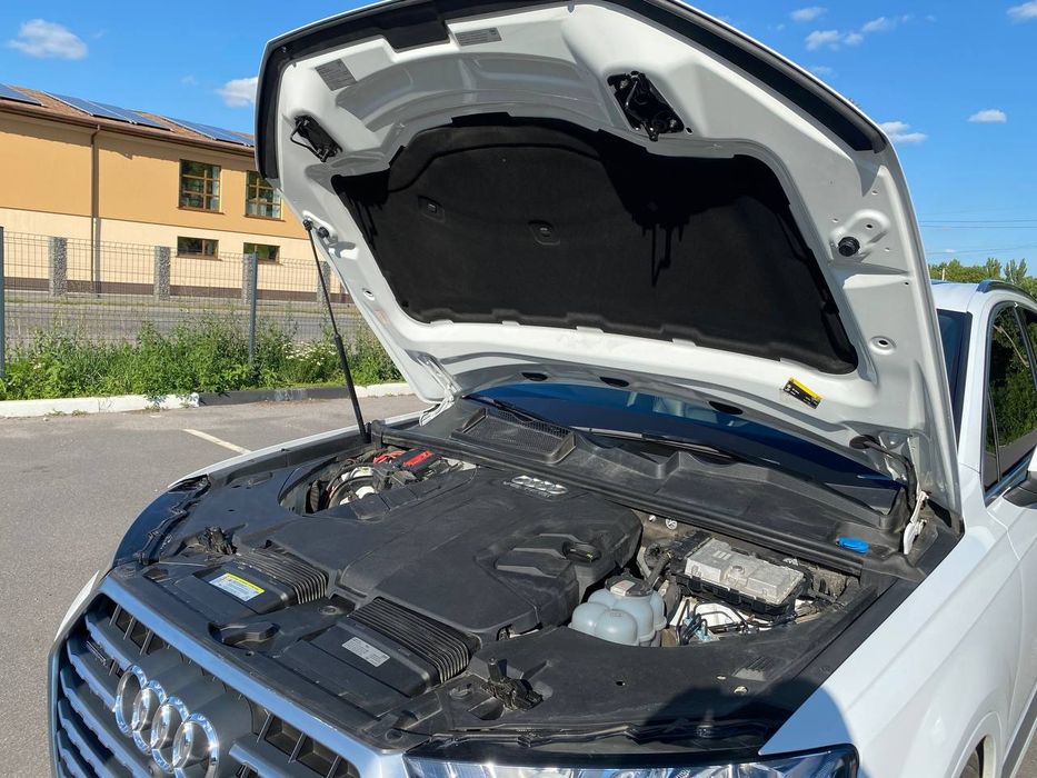 Aydi Q7 4m 2016 рік.