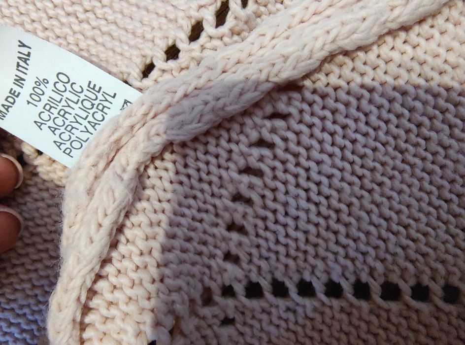 Sweter z geometrycznym wzorem pudrowy róż narzutka kardigan damski S
