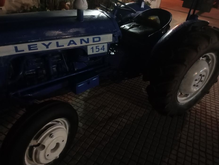 Trator leyland 25 cv com documentos