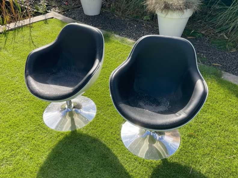 Par de cadeiras estilo Space Age anos 70 – base cromada – para reestofar