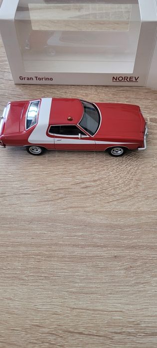 .Miniatura Ford.