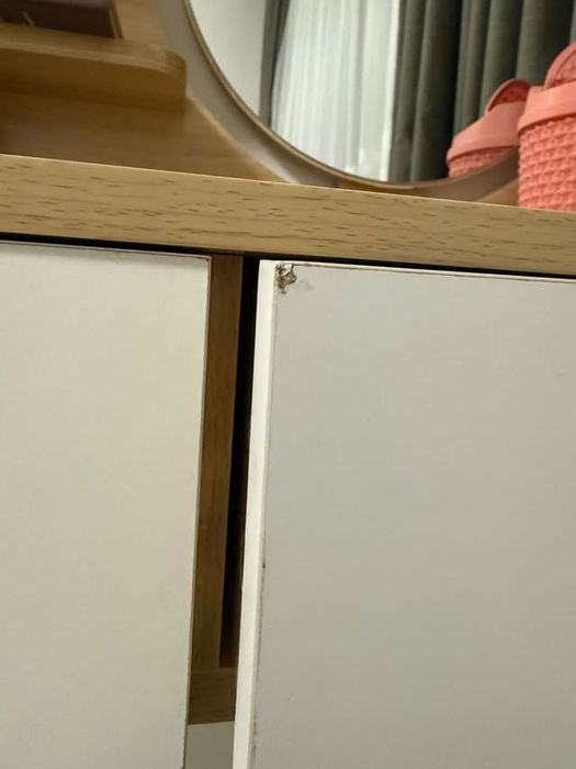 Столик в гарному стані